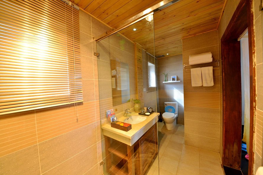 丽江束河民宿客栈出售600平,丽江古城束河客栈民宿推荐