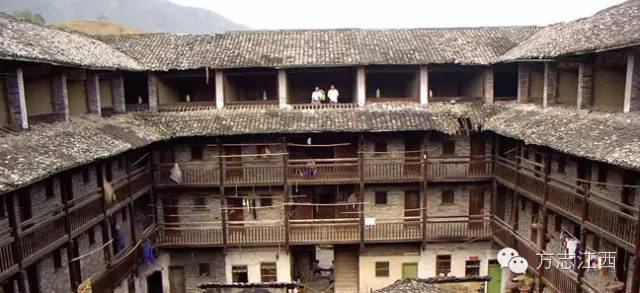 百丈龙潭指的就是江西的龙南县,福建百丈龙潭景点