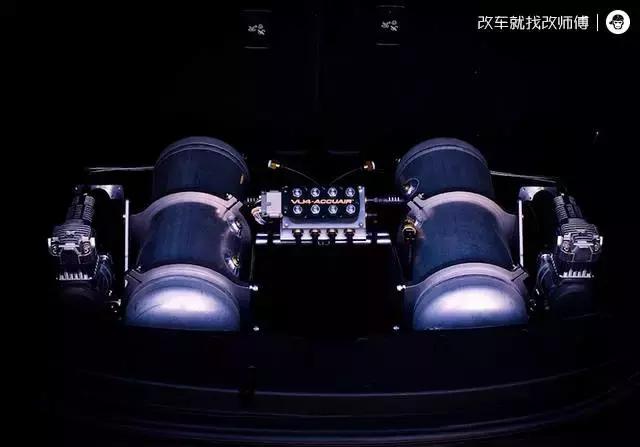 下面的“气”势：趴地要美，姿势必须标准