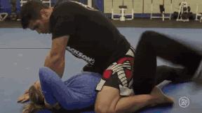 超模gigi防身,超模Gigi因携带大麻被抓