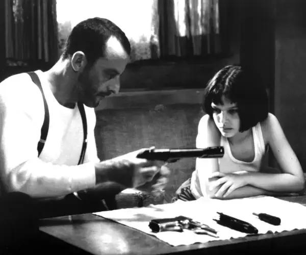 超模gigi防身,超模Gigi因携带大麻被抓