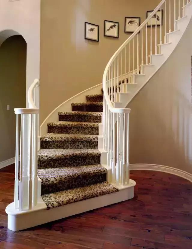 楼中楼楼梯下面的空间大怎么设计,楼中楼楼梯设计图全套