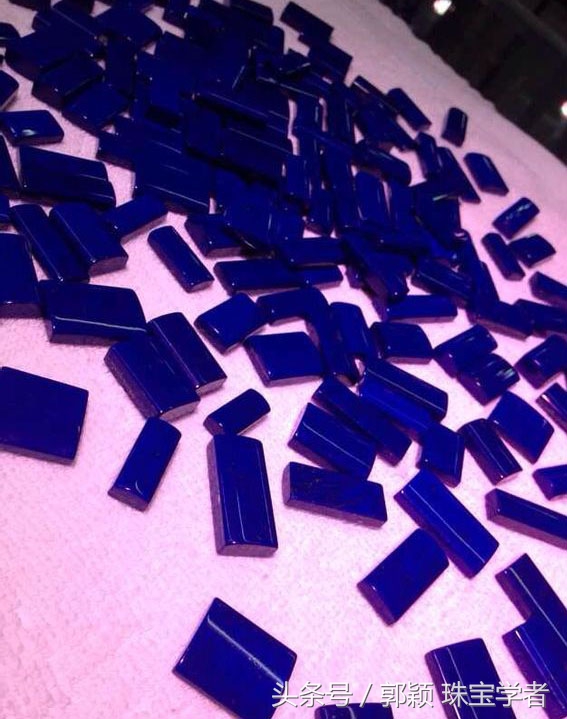 “睹物思天”，雾霾天里的它色相如天——青金石