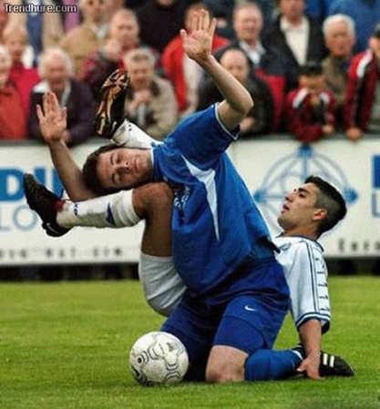 国足那么臭，还不如看看这些球场上的活宝呢！（爆笑）