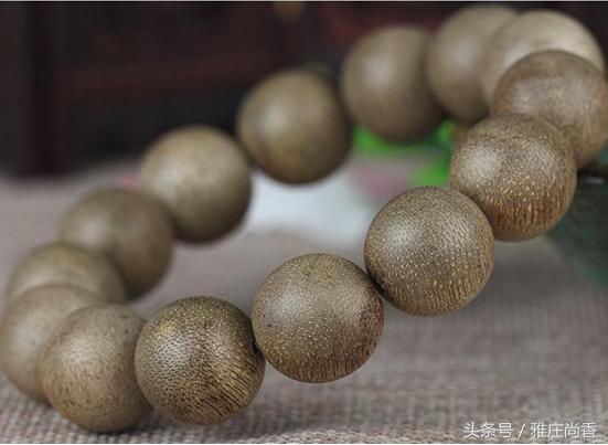 沉香九分结油是什么颜色的,注油沉香有什么特征