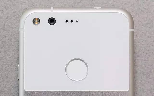 丑哭了!谷歌新旗舰手机拍照狂虐苹果三星,外观设计就是灾难