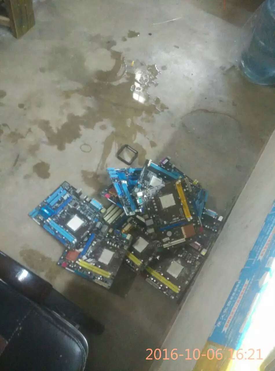 电脑主板做成桌子教程