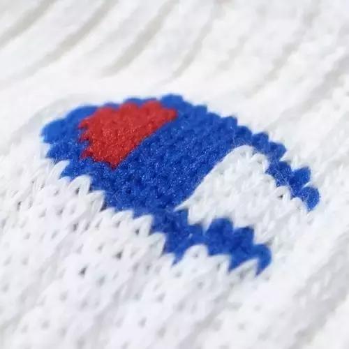 穿了一件很喜欢的卫衣,champion卫衣连帽和圆领