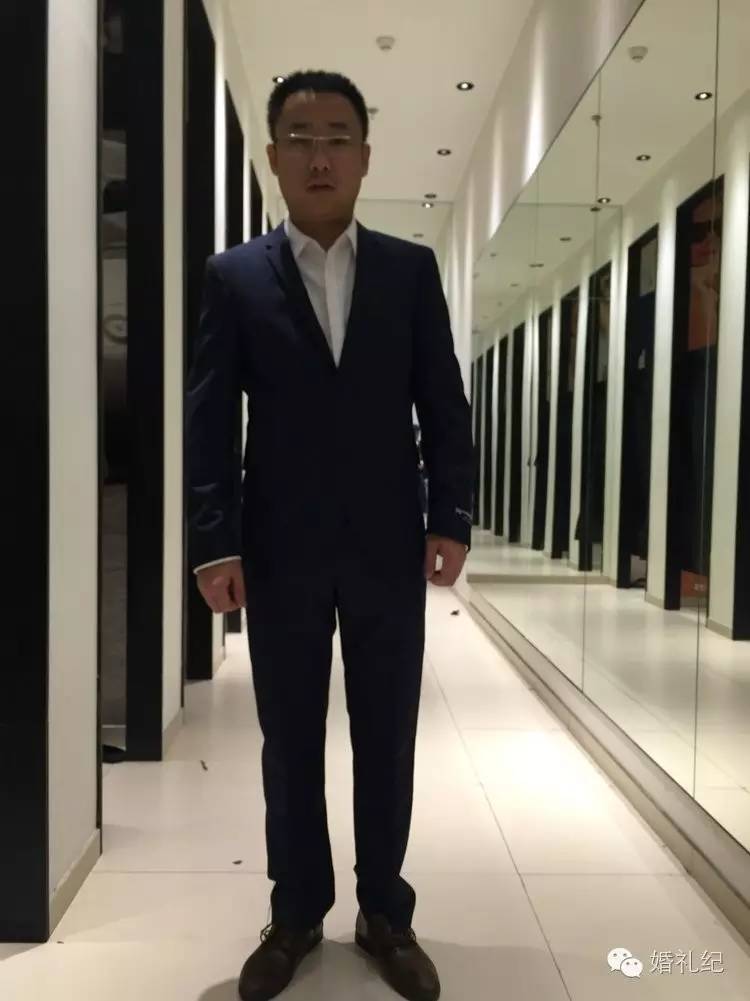 酒红色婚礼西服,婚礼酒红色西服