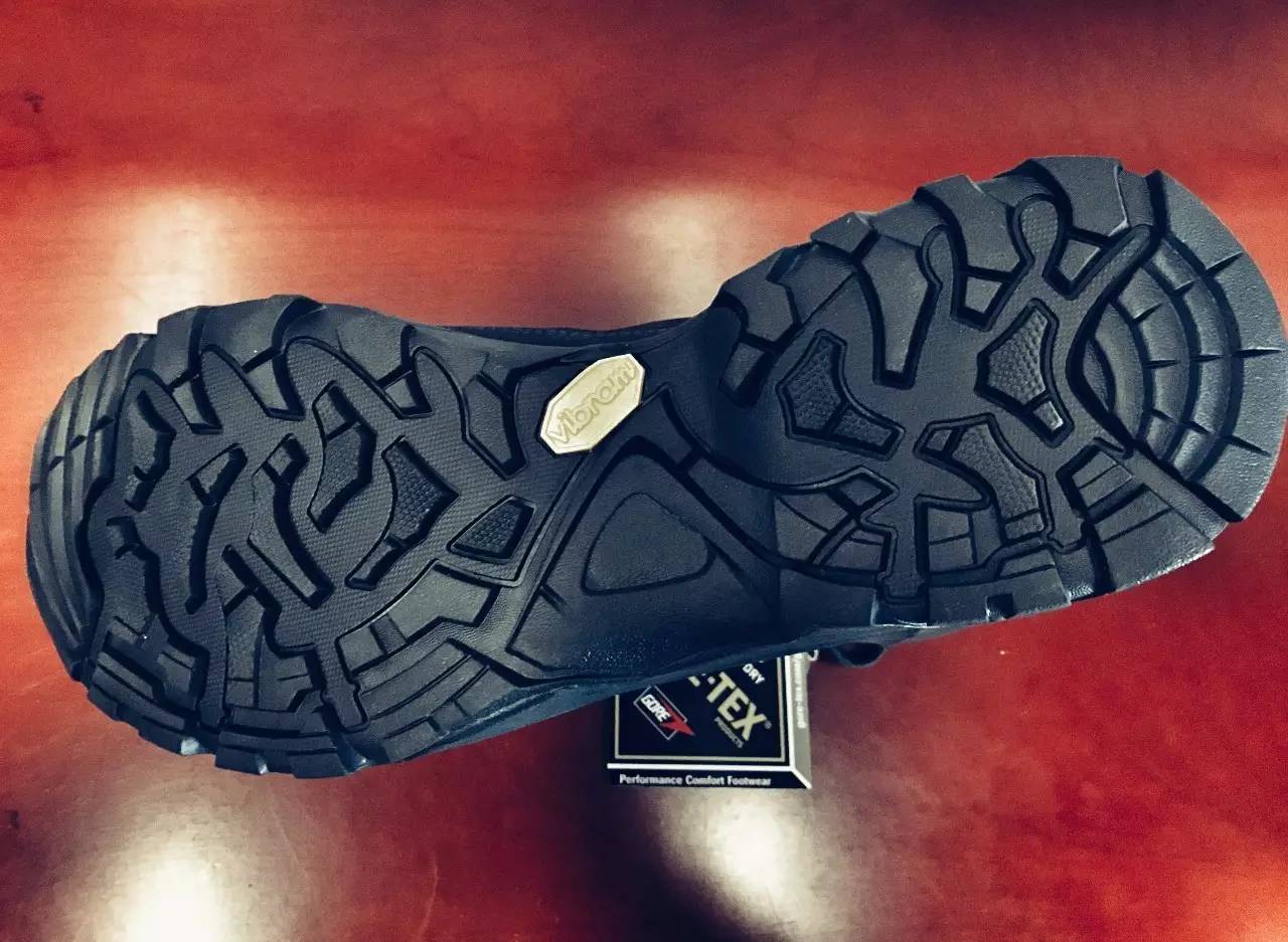 户外鞋为啥那么贵,户外鞋的缺点