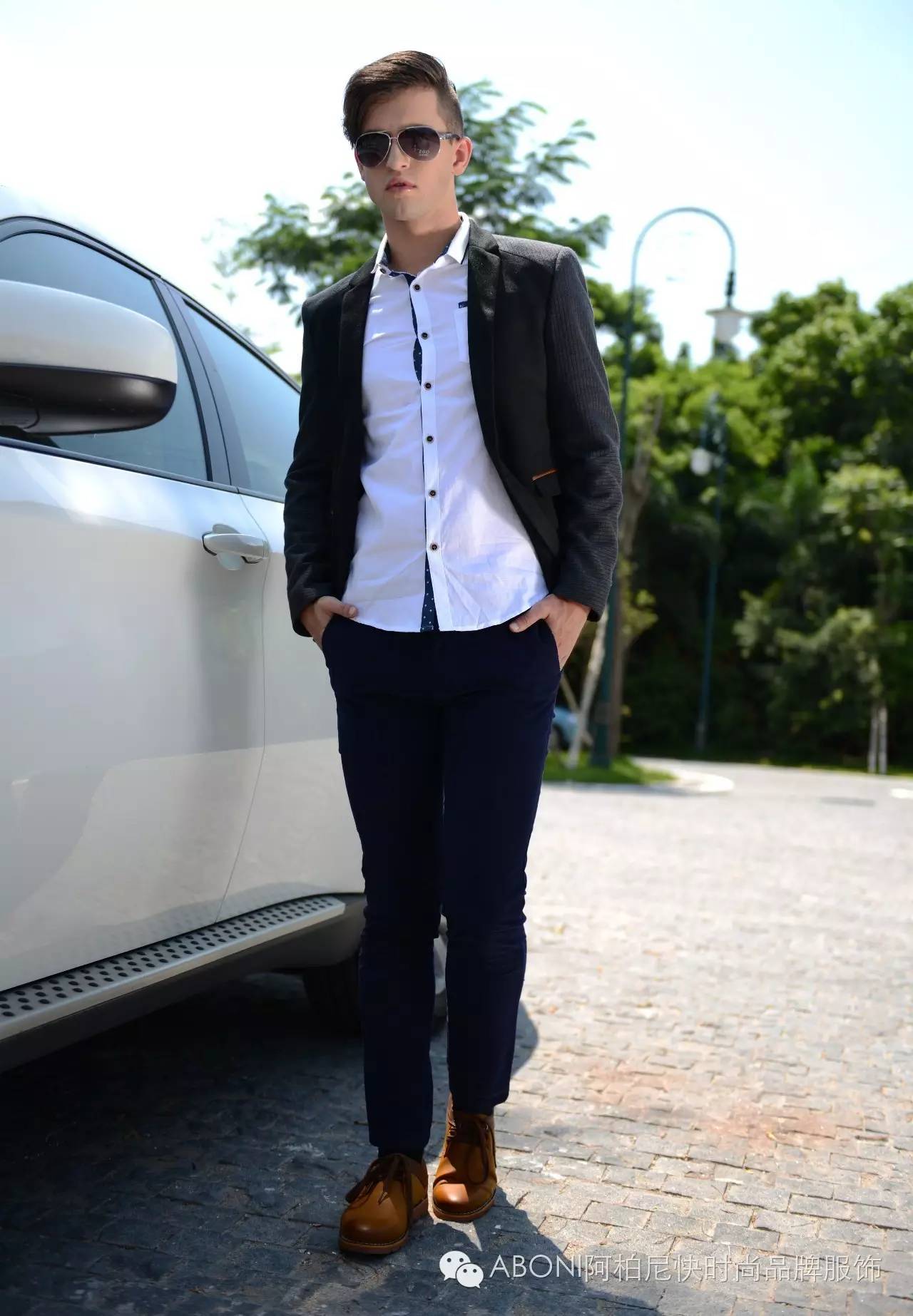 ABONI时尚男装在每个细节处彰显着男士的浓浓魅力