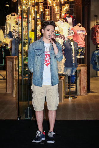 国外小众运动休闲衣服品牌 (盘点4款时尚显气质的服饰品牌)