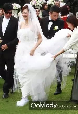 刘诗诗林心如美照,林心如和刘诗诗婚鞋