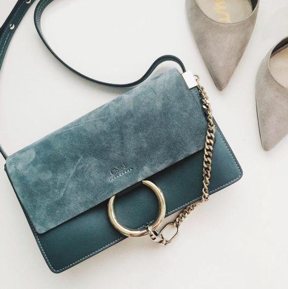 现在流行的包包小众,这款包包适合什么年龄段的人用