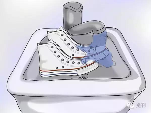 你的小白鞋脏了是怎么洗白的,小白鞋臭的小妙招不用小苏打