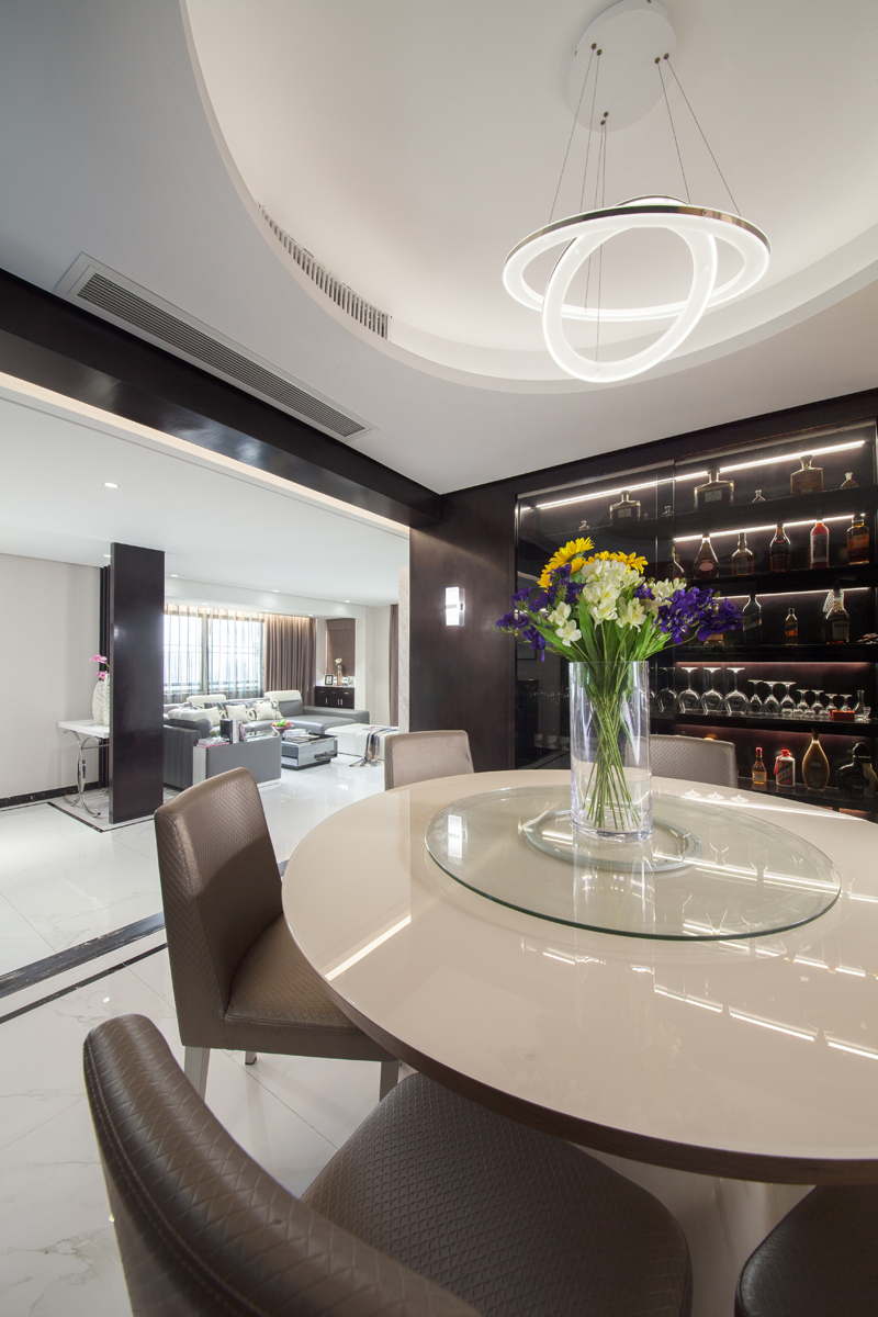 时尚生活家杂志,简约杂志风格