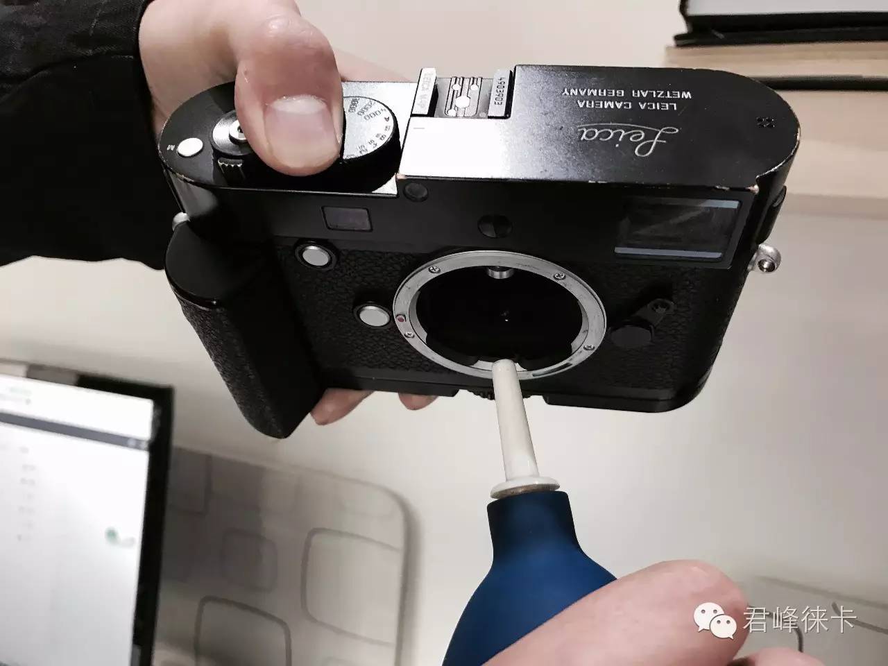 佳能200d二代镜头灰尘怎么清洁,镜头里有灰尘如何处理