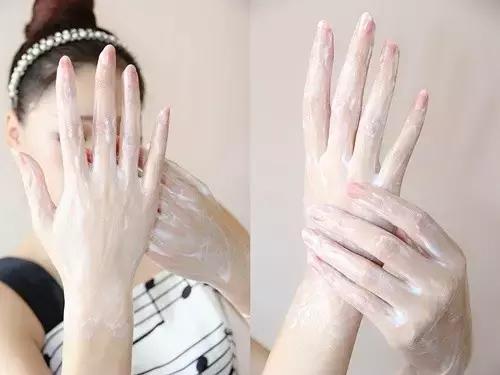 秋冬手部干燥粗糙肿么办?用对产品让你摆脱大妈手!