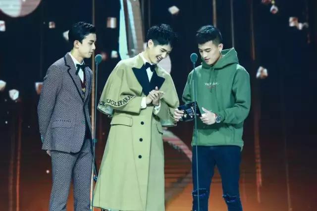 刘涛赵丽颖投票,第11届金鹰节人气奖赵丽颖刘涛