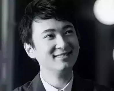 读书没用？首富王健林送“国民老公”王思聪留学读书比谁都会玩