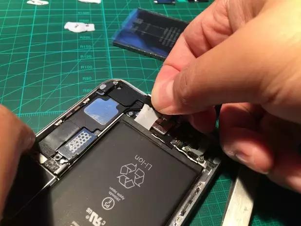 给苹果6s换4000毫安电池,iphone6plus更换电池