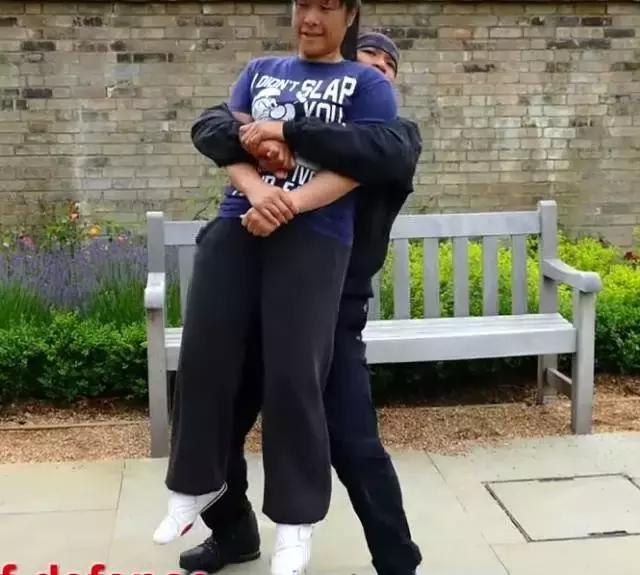 超模gigi防身,超模Gigi因携带大麻被抓