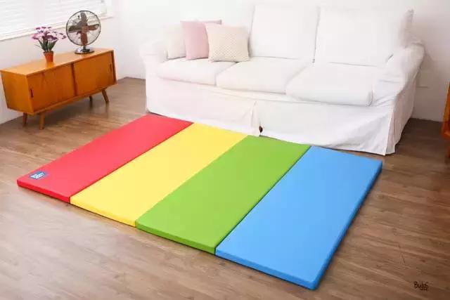 半岁宝宝爬行垫大小,如何给宝宝挑选一款安全的爬行垫