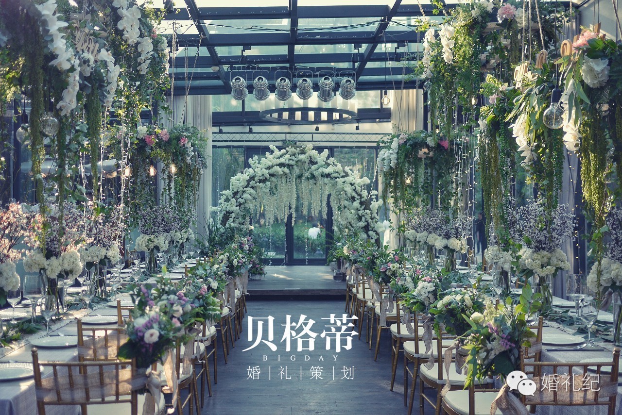 万众瞩目的婚礼,婚礼布置纱幔怎么做花球