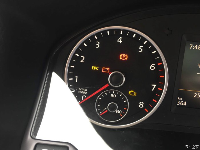 16年大众途观四驱1.8t豪华版指南,14年大众途观豪华版1.8t功能介绍