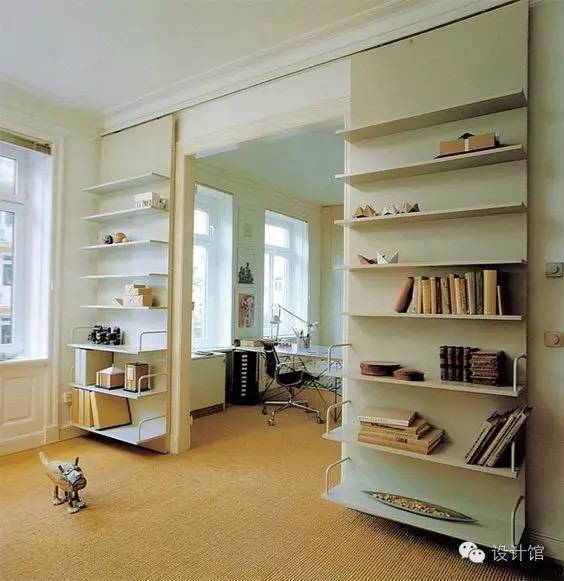 推拉门里面卡东西推不动了,厨房推拉门吊轨推不动怎么修