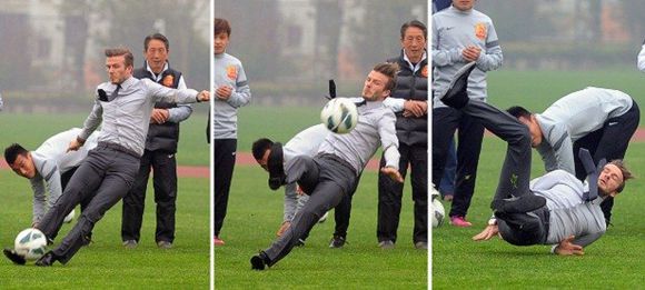 国足那么臭，还不如看看这些球场上的活宝呢！（爆笑）