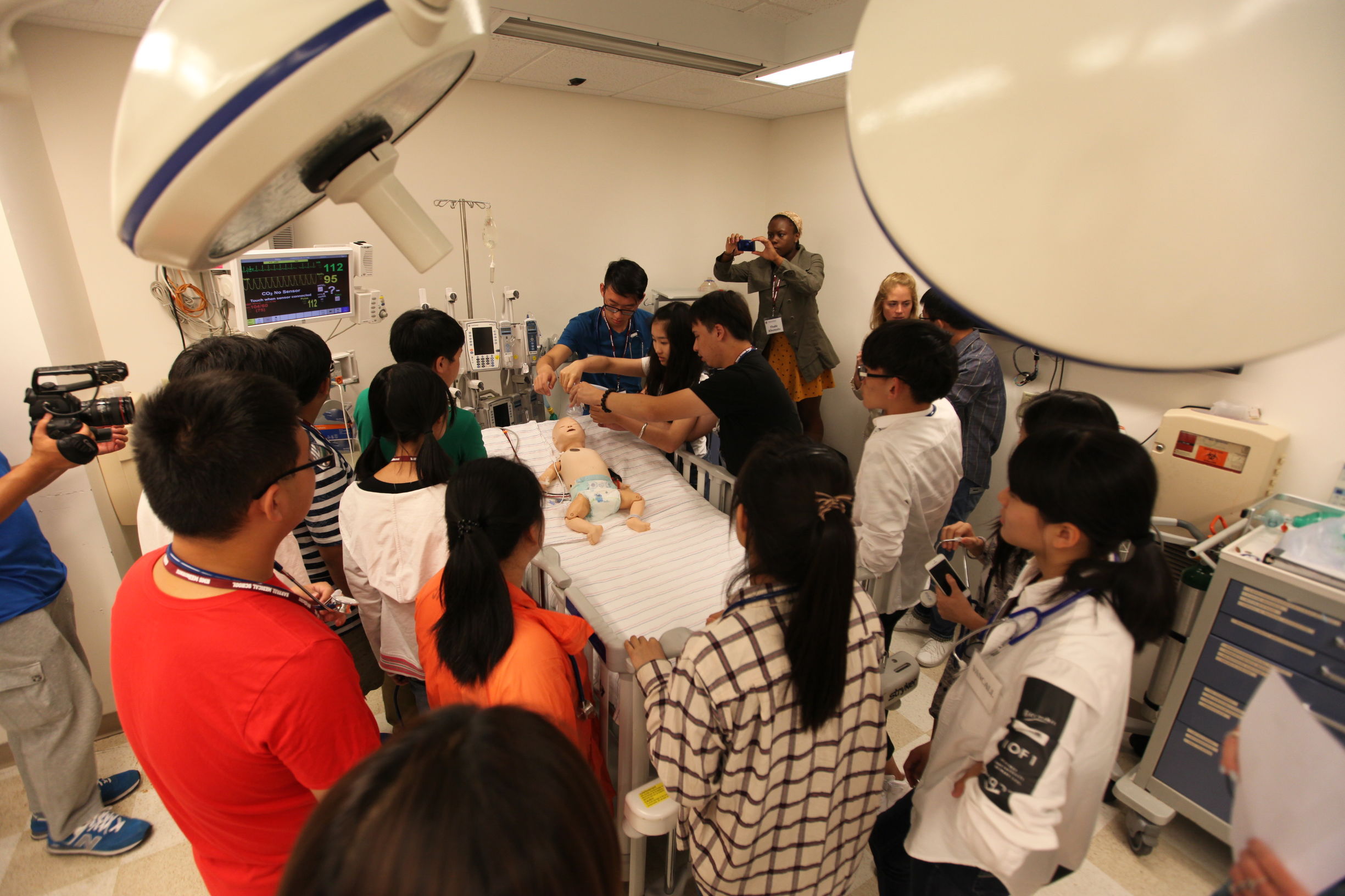 鍚痉鏁欒偛榛勫ù,鍚痉榛勫ù