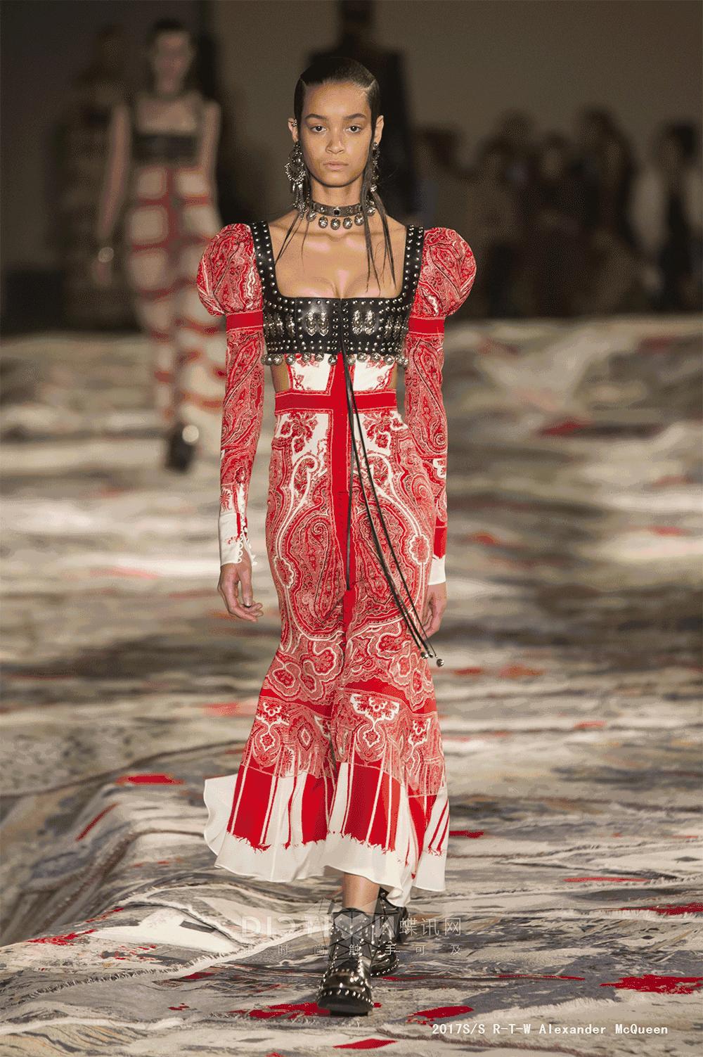 时装秀mcqueen,mcqueen最新礼服