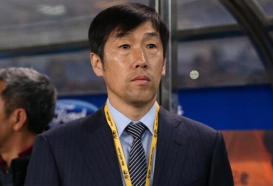 冯潇霆国足对决,中乌足球首发