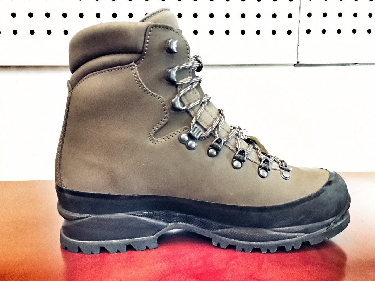 户外鞋为啥那么贵,户外鞋的缺点