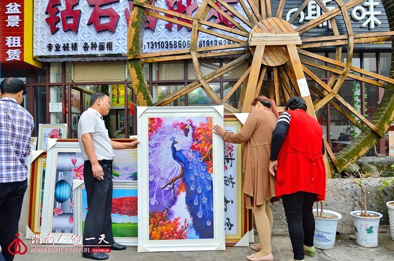 渭南人的一天No.27：钟爱十字绣的大叔王友民