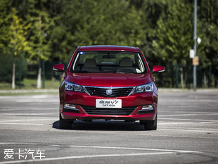 悦翔v71.0t和1.6l对比,悦翔v715款1.6l自动乐享怎么样