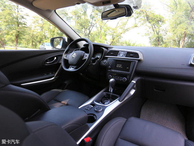 不看颜值靠性能的车,16年雷诺科雷嘉四驱评测