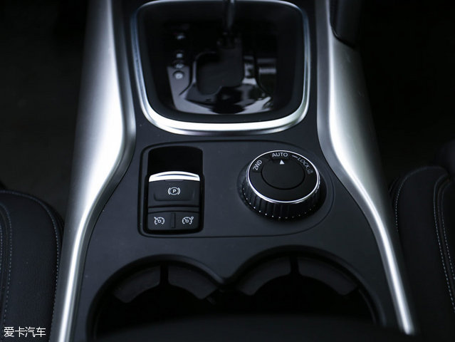 不看颜值靠性能的车,16年雷诺科雷嘉四驱评测