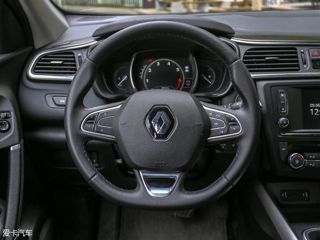 不看颜值靠性能的车,16年雷诺科雷嘉四驱评测