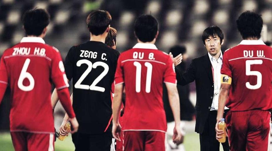 中国足球队赢球进入12强,12强赛如果赢了会怎样