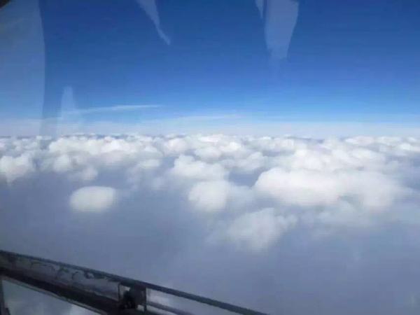 40个坐上飞机却无法远离现实的故事