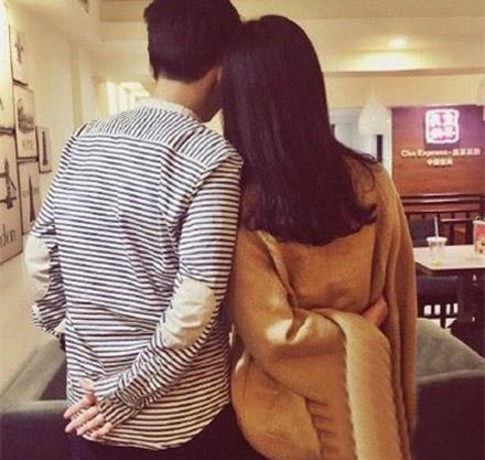 速度不知道快不快！你这网吧高是高，老板