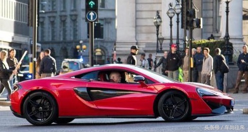 变形金刚5超帅的大黄蜂,变形金刚5里面的黑色越野车