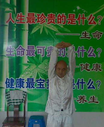 腰椎侧弯导致一侧腰脊痛怎么解决,抻筋对腰椎间盘突出的好处