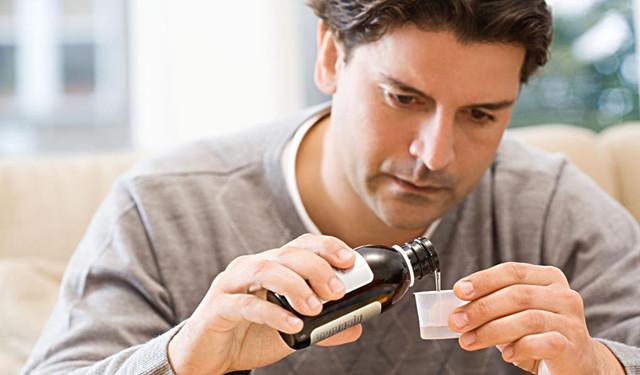 干咳无痰可以吃黄龙止咳颗粒吗,肺热干咳无痰吃什么止咳糖浆好