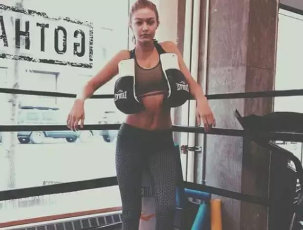 超模gigi防身,超模Gigi因携带大麻被抓