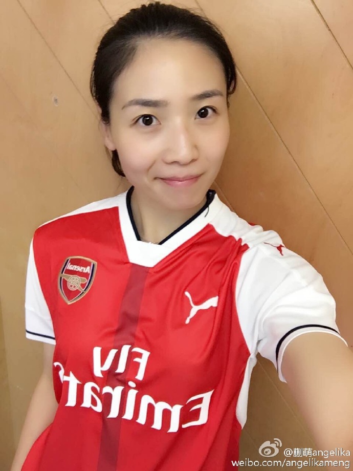 魏秋月阿森纳,穿阿森纳球衣打网球