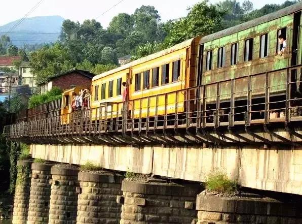 如果你来广元,我才不带你去剑门关嘞!