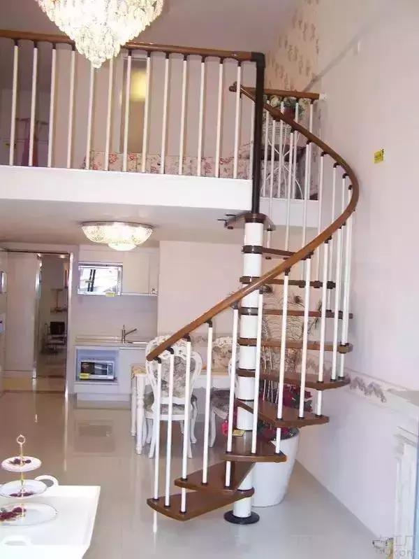 楼中楼楼梯下面的空间大怎么设计,楼中楼楼梯设计图全套